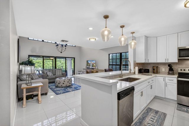 2320 Treasure Isle Drive A74, Palm Beach Gardens, FL 33410