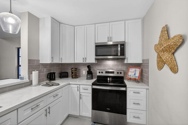 2320 Treasure Isle Drive A74, Palm Beach Gardens, FL 33410