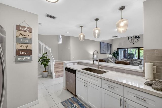 2320 Treasure Isle Drive A74, Palm Beach Gardens, FL 33410