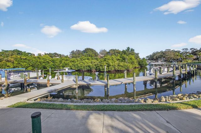 2320 Treasure Isle Drive A74, Palm Beach Gardens, FL 33410