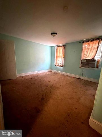 219 E BASIN ST, Norristown, PA 19401