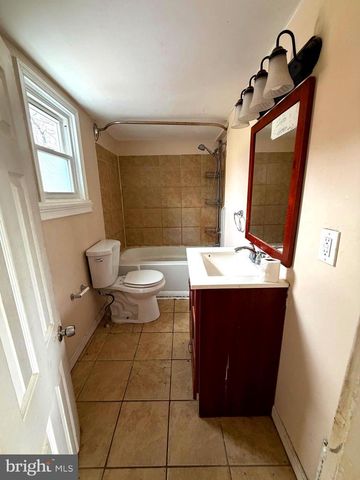 219 E BASIN ST, Norristown, PA 19401