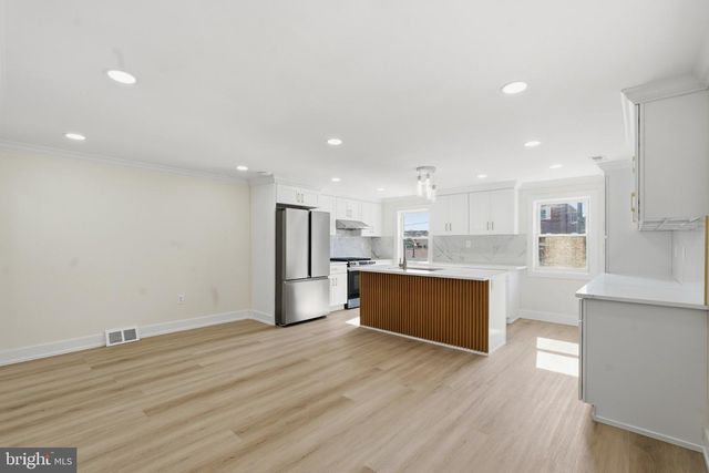 649 LAWLER ST, Philadelphia, PA 19116