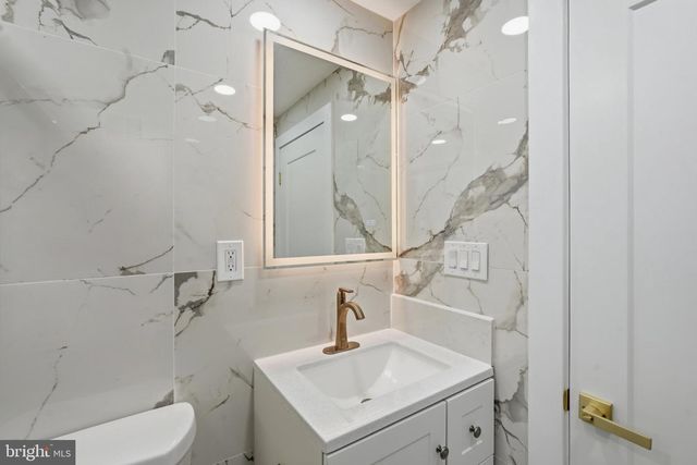 649 LAWLER ST, Philadelphia, PA 19116