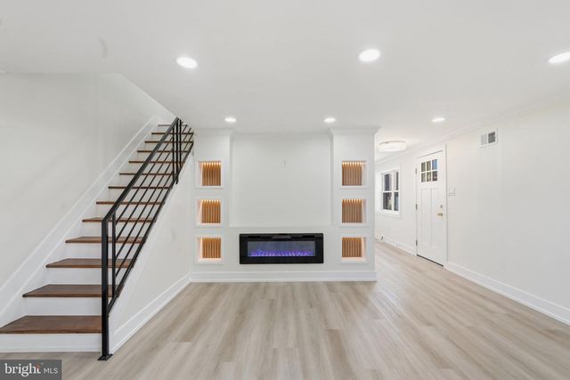 649 LAWLER ST, Philadelphia, PA 19116