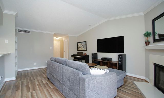 2120 El Paseo Street 3104, Houston, TX 77054