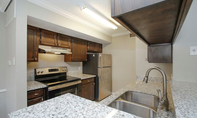 2120 El Paseo Street 3104, Houston, TX 77054