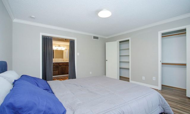 2120 El Paseo Street 3104, Houston, TX 77054
