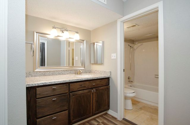 2120 El Paseo Street 3104, Houston, TX 77054