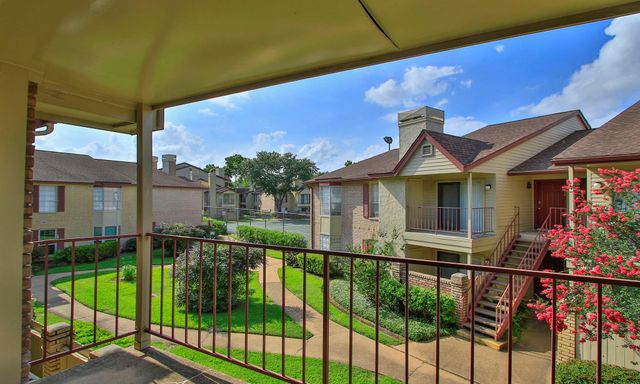 2120 El Paseo Street 3104, Houston, TX 77054