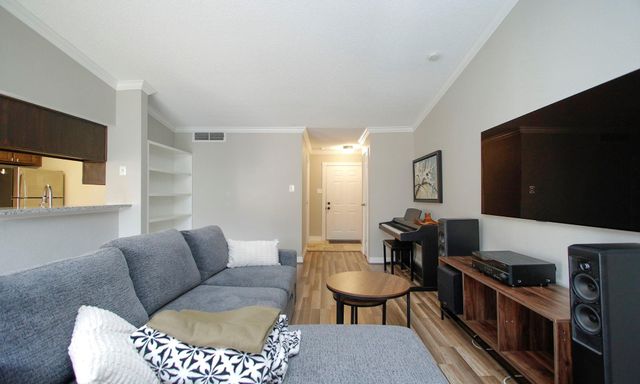 2120 El Paseo Street 3104, Houston, TX 77054