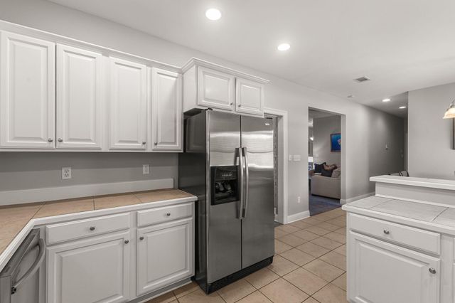 10 Apalachee, Hattiesburg, MS 39402