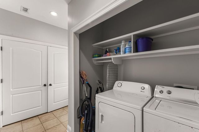 10 Apalachee, Hattiesburg, MS 39402