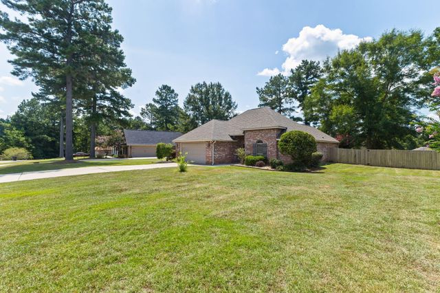 10 Apalachee, Hattiesburg, MS 39402