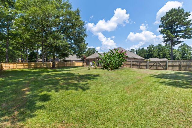 10 Apalachee, Hattiesburg, MS 39402