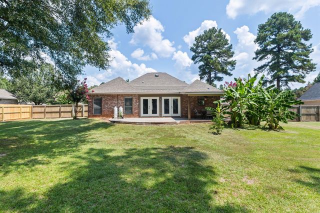 10 Apalachee, Hattiesburg, MS 39402