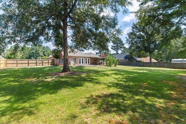 10 Apalachee, Hattiesburg, MS 39402