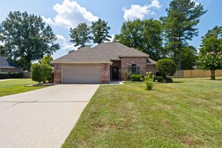 10 Apalachee, Hattiesburg, MS 39402