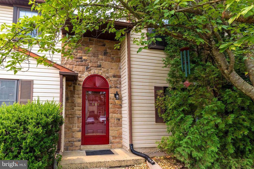 994 BANCROFT PL, Warminster, PA 18974
