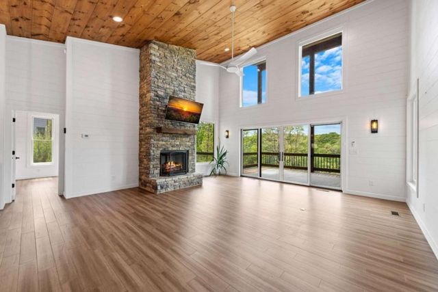 670 River Hill Road, Mineral Bluff, GA 30559