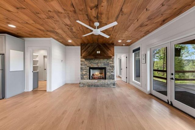 670 River Hill Road, Mineral Bluff, GA 30559