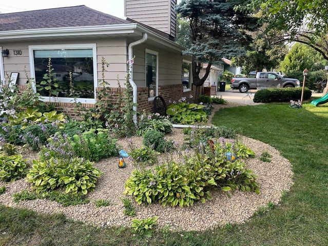 1310 Lilac Lane, Cedar Falls, IA 50613