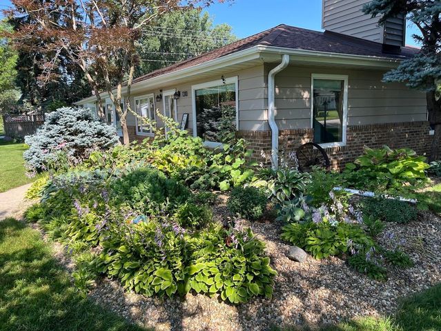 1310 Lilac Lane, Cedar Falls, IA 50613