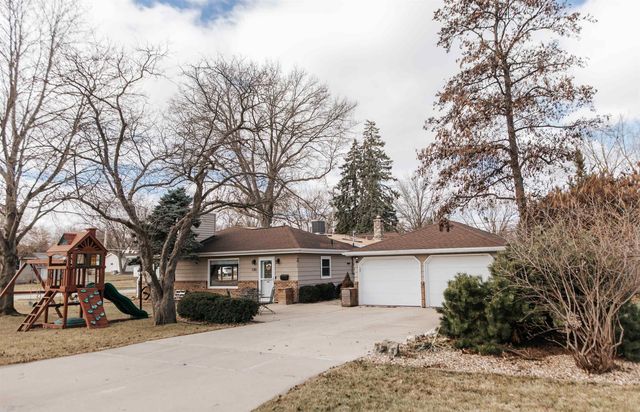 1310 Lilac Lane, Cedar Falls, IA 50613