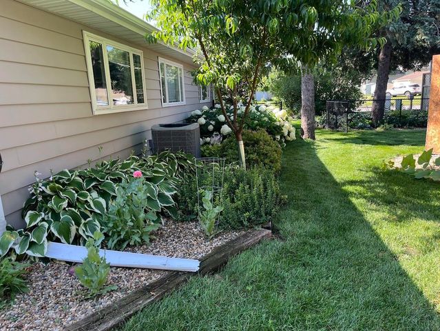 1310 Lilac Lane, Cedar Falls, IA 50613