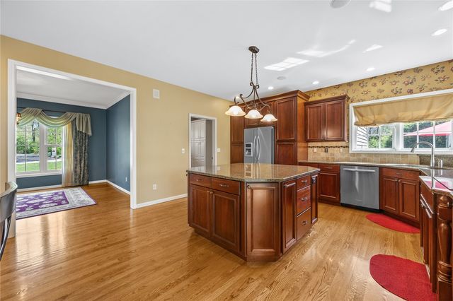 4899 Oak Grove Court NE, Cedar Rapids, IA 52411