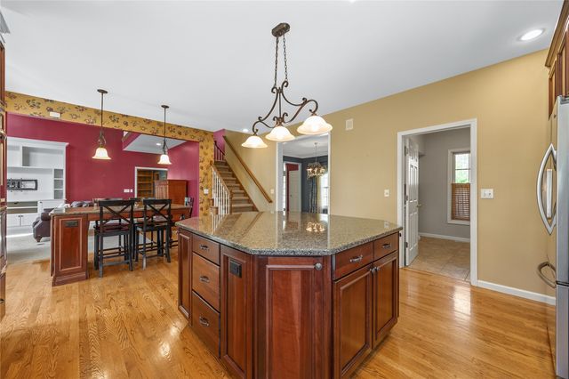 4899 Oak Grove Court NE, Cedar Rapids, IA 52411