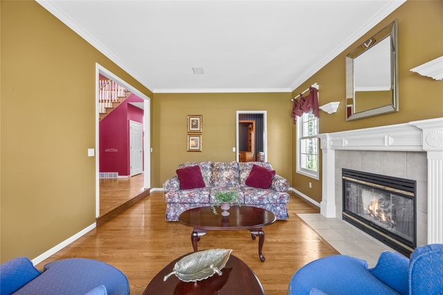 4899 Oak Grove Court NE, Cedar Rapids, IA 52411