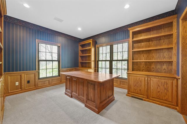 4899 Oak Grove Court NE, Cedar Rapids, IA 52411