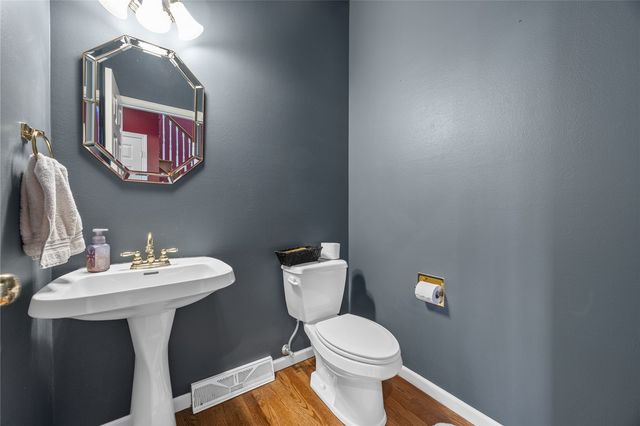 4899 Oak Grove Court NE, Cedar Rapids, IA 52411