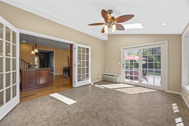 4899 Oak Grove Court NE, Cedar Rapids, IA 52411