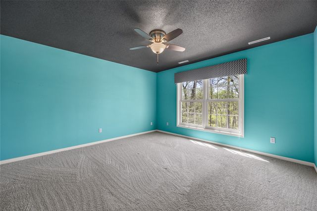 4899 Oak Grove Court NE, Cedar Rapids, IA 52411