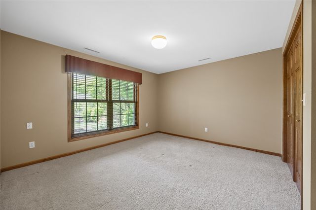 4899 Oak Grove Court NE, Cedar Rapids, IA 52411