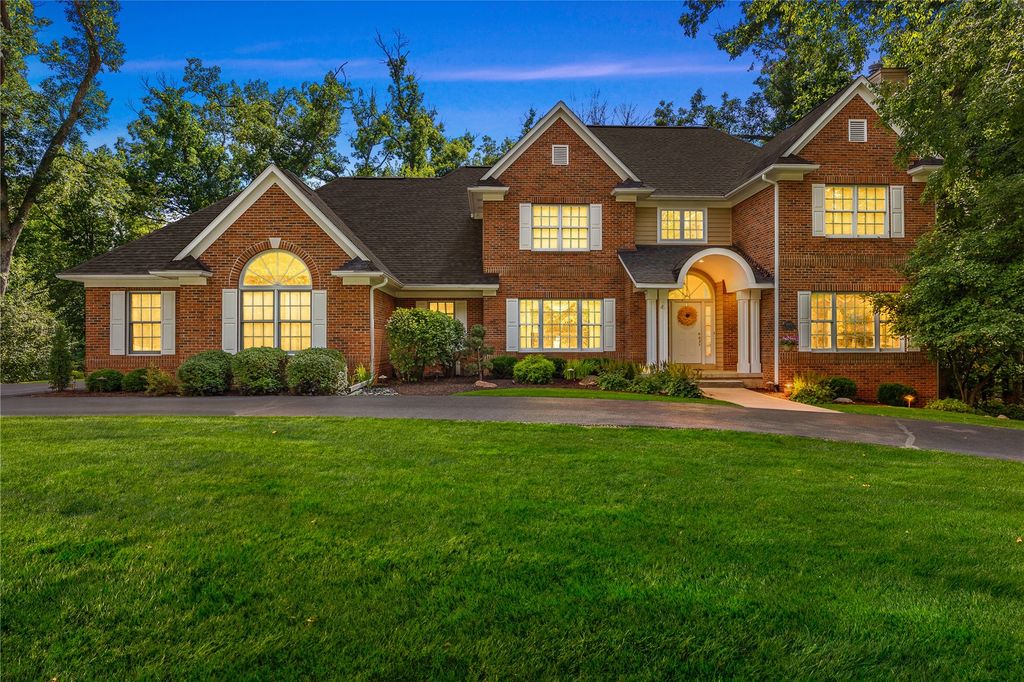 4899 Oak Grove Court NE, Cedar Rapids, IA 52411