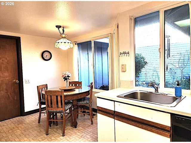 9420 Sw BRENTWOOD Pl, Portland, OR 97224