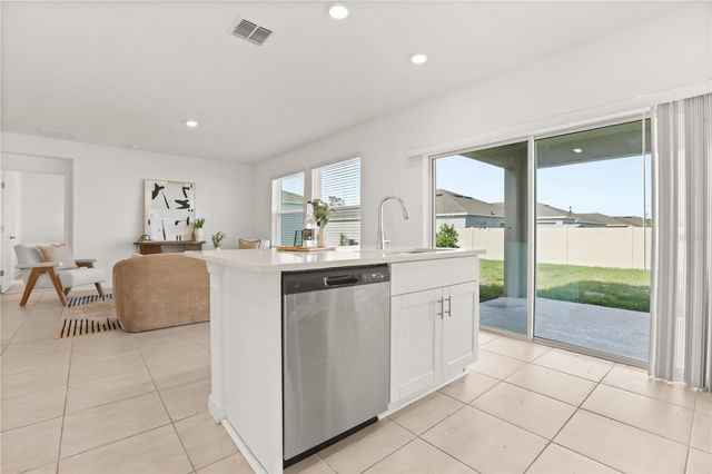 33813 SKY BLOSSOM CIRCLE, Leesburg, FL 34788