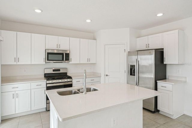 33813 SKY BLOSSOM CIRCLE, Leesburg, FL 34788