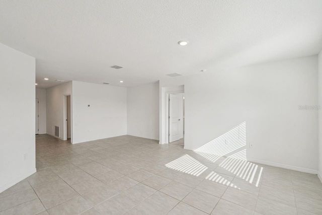 33813 SKY BLOSSOM CIRCLE, Leesburg, FL 34788