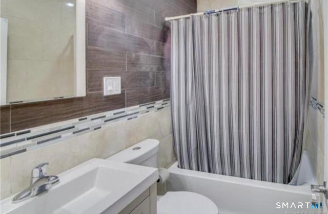 36 Lee Avenue, Bridgeport, CT 06605