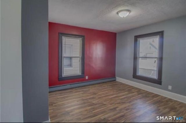 36 Lee Avenue, Bridgeport, CT 06605