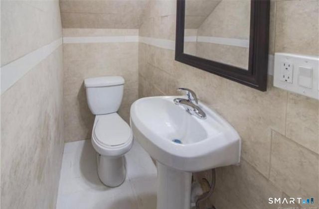 36 Lee Avenue, Bridgeport, CT 06605