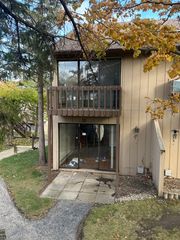 35 Montego Colony 7, Fox Lake, IL 60020