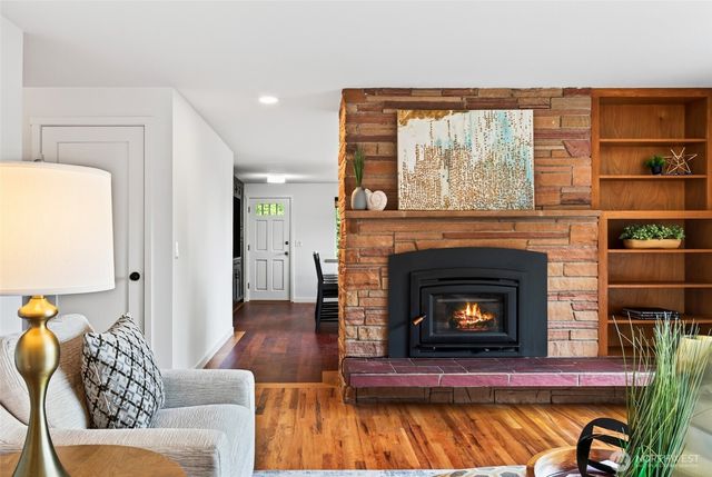 629 SW 3rd Place, Renton, WA 98057