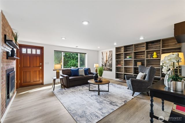 629 SW 3rd Place, Renton, WA 98057