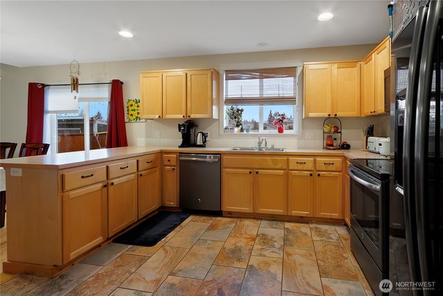 16566 Rainier View Drive SE, Yelm, WA 98597