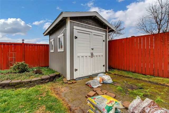 16566 Rainier View Drive SE, Yelm, WA 98597